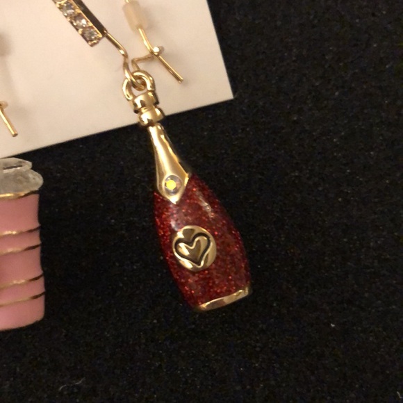Betsey Johnson Gold Tone Champagne Bottle & Bucket Mismatch Drop Earrings NWT - Picture 5 of 10